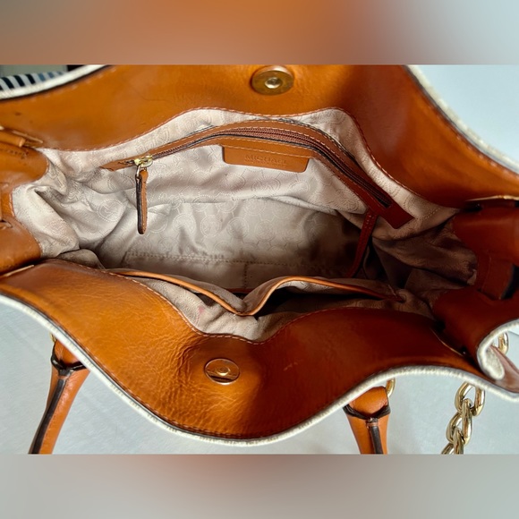 Michael Kors | Lock and Key Good Condition Purse - Picture 11 of 15